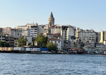 Bırakmamız Gereken Şeylere Neden Tutunuruz?