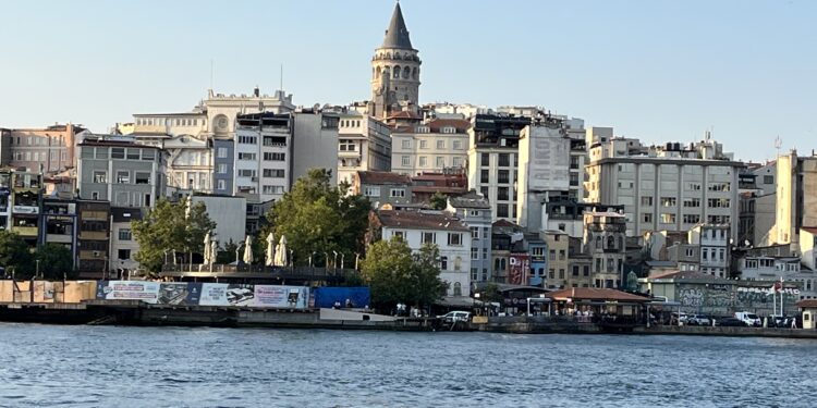 Bırakmamız Gereken Şeylere Neden Tutunuruz?